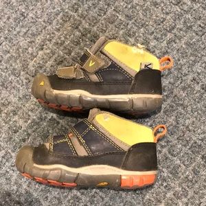 Keen toddler 7 walking hiking shoes boots